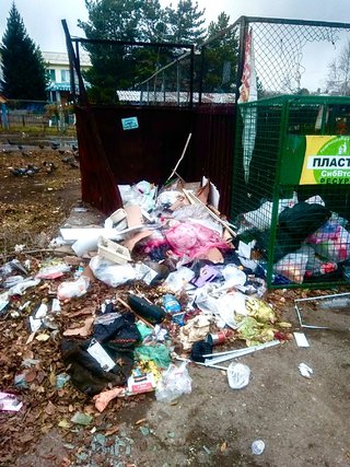 Управляющая компания убрала скопление мусора по требованию Минстроя
