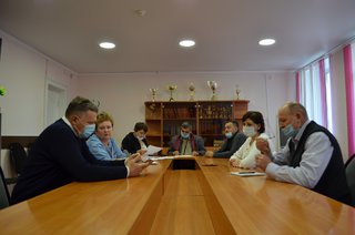 Благоустройство дворовых территорий в Сорске: Администрация и подрядчик нашли общий язык