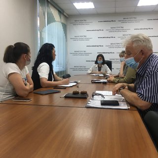 Незаконная эксплуатация придомовой территории: в Минстрое Хакасии состоялась встреча с собственниками