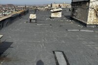 Рабочие из Хакасии отремонтировали еще две крыши в подшефном городе