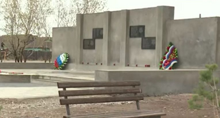 Реконструкция памятника воинам Великой Отечественной войны  в Тепличном продолжается